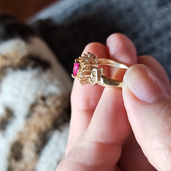 Beautiful Alwand Vahan 10k Yellow Gold Ruby Diamond Ring Size 5 or 5.5 - Picture 8 of 17